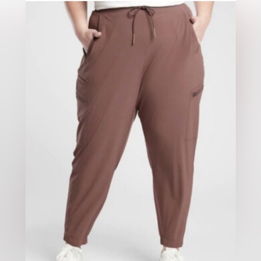Athleta Venture Pant(W 42”  R 13”I 29.5”)